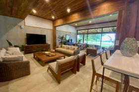 Villa de lujo en zona céntrica y tranquila con vistas al mar para 20 personas