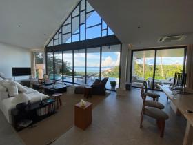 Magnífica villa estilo Hollywood con excepcionales vistas al mar