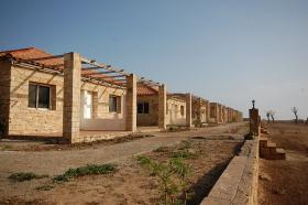 Complejo hotelero en venta frente a una solitaria playa de arena blanca de 8 km de longitud.