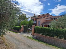 Entrance Front - Villa in Abruzzo with panoramic view