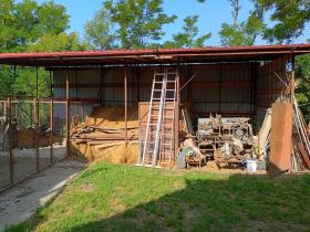 Granja autosuficiente en un pueblo tranquilo de Transilvania.