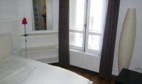 Apartamento de 2 habitaciones con ventanas a ambos lados
