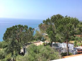 Se vende villa con vistas panorámicas exclusivas al mar.