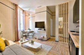 Apartamento en un precioso y pequeño condominio de lujo.