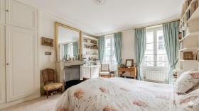 Elegante apartamento de 113 m2 en una dirección prestigiosa en el distrito 7 de París.