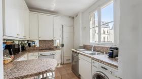 Elegante apartamento de 113 m2 en una dirección prestigiosa en el distrito 7 de París.