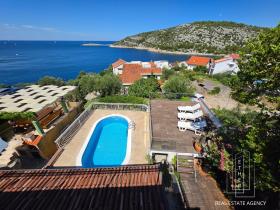 Casa con vistas al mar y piscina - Alquiler de larga duración