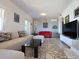 Casa con vistas al mar y piscina - Alquiler de larga duración