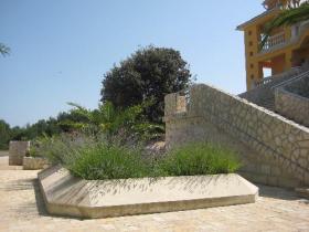 Villa con 12 apartamentos a 60 m de la playa