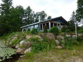 Finca de 5 lotes arbolados en Quebec desarrollados para la cría y caza de ciervos