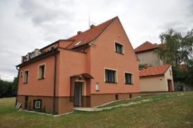 Casa reformada con gran jardín a 30 min del centro de Praga