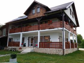 Casa de huéspedes rodeada de naturaleza y paisajes impresionantes