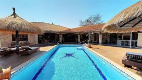 Casa Romi - Residencia de lujo en Lambaré