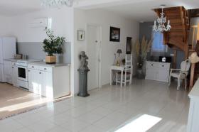 Se vende magnifica casa en impecable estado con piscina