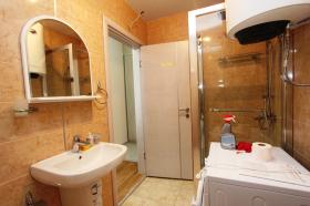 Luminoso apartamento de dos dormitorios en Budva en venta