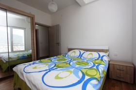 Luminoso apartamento de dos dormitorios en Budva en venta
