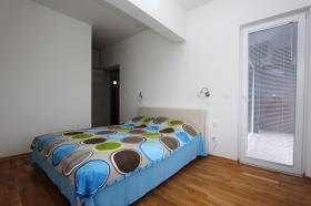 Luminoso apartamento de dos dormitorios en Budva en venta