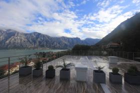 Apartamento en venta cerca de Boka Bay con vista al mar