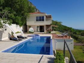 Villa con espectaculares vistas panorámicas al mar