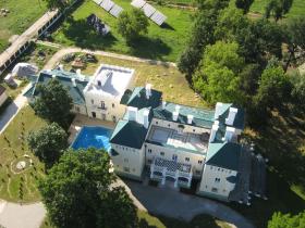 Impresionante castillo en venta en Hungría, en Acsaújlak