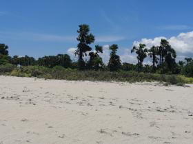 Terreno frente al mar en Sumba Est