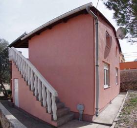 Villa consta de 2 apartamentos en la isla de Pasman.