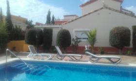 Bonita casa-villa cerca del mar