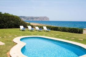 Villa de primerísima línea del mar