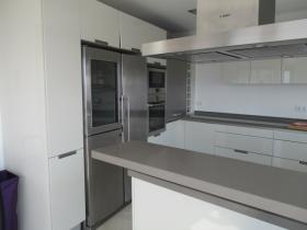 Excelente villa moderna en Jávea, para disfrutar del Mediterráneo todo el año