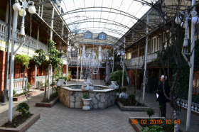 Venta edificios 2000 m2, área de restaurante 1700 m2 en Aghmashenebeli, Tbilisi