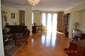 Apartamento en la calle Ioseliani en Tbilisi frente al funicular