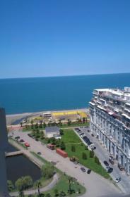 Estudio a 100 metros del mar en Batumi