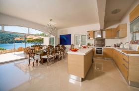 Villa frente al mar en la Riviera de Dubrovnik en venta por el propietario