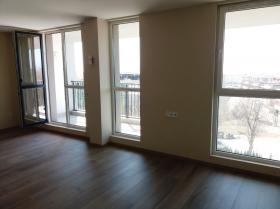 Lujoso apartamento nuevo de 3 dormitorios a 300 metros de la playa en Sarafovo, Burgas