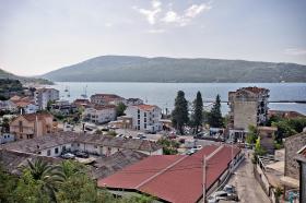 Casa en venta en la bahía de Kotor