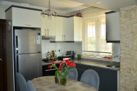 Apartamento amueblado con urgencia en venta en Antalya en Lara