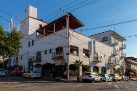 Hotel funcionando en Venta en Puerto Vallarta