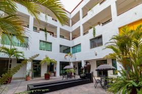 Hotel funcionando en Venta en Puerto Vallarta