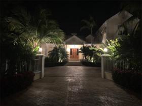 Villa Aurora, un retiro privado en Lyford Cay, Nassau, Bahamas