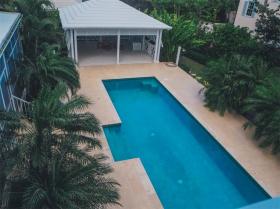 Villa Aurora, un retiro privado en Lyford Cay, Nassau, Bahamas