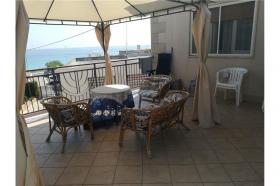 Hermosa villa en Italia, a 50 metros de la playa, 6 apartamentos individuales.