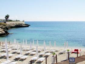 Hermosa villa en Italia, a 50 metros de la playa, 6 apartamentos individuales.