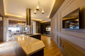 Apartamento de lujo con vistas al mar en el centro de Batumi