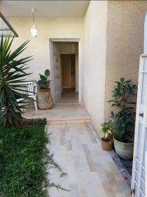 Preciosa casa dúplex tunecina con gran jardín en La Marsa