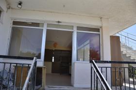 Venta apartamento para renovar 35 km del centro de Atenas y 2,5 km de la playa
