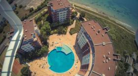 En venta un estudio en Ravda con vista al mar y frente al mar